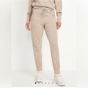 Old Navy Women’s Dynamic Fleece High-Rise Jogger XL Petite in Savanna Grass NWT